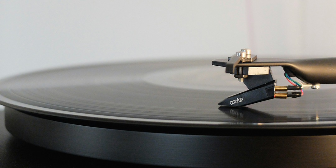 Close-up image of a record player